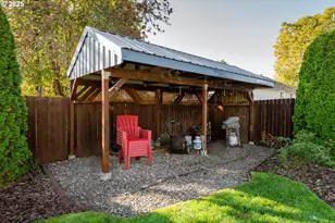 1204 E 2nd Ave, Sutherlin, OR 97479 - Photo 11