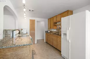 3160 Elmira Rd, Eugene, OR 97402 - Photo 11