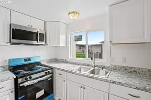 690 SW Liberty Bell Dr, Beaverton, OR 97006 - Photo 9