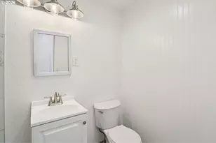 690 SW Liberty Bell Dr, Beaverton, OR 97006 - Photo 23