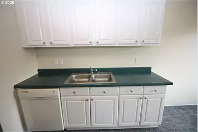 1903 W 31st St, Vancouver, WA 98660 - Photo 9