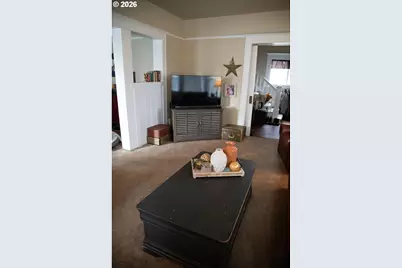 645 Juniper St, Junction City, OR 97448 - Photo 5