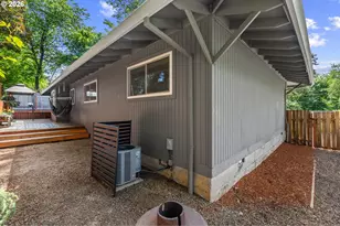 2211 SW Marigold St, Portland, OR 97219 - Photo 37