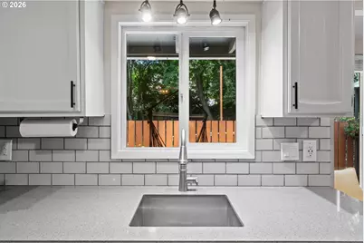 2211 SW Marigold St, Portland, OR 97219 - Photo 19