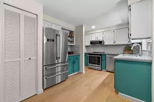 2211 SW Marigold St, Portland, OR 97219 - Photo 15