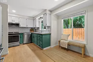 2211 SW Marigold St, Portland, OR 97219 - Photo 13