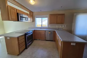 204 Grey Fox Dr, Sutherlin, OR 97479 - Photo 7