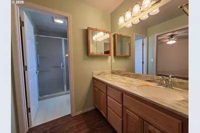 204 Greyfox Dr, Sutherlin, OR 97479 - Photo 15