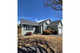 204 Grey Fox Dr, Sutherlin, OR 97479 - Photo 3