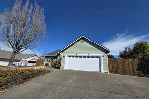 204 Grey Fox Dr, Sutherlin, OR 97479 - Photo 5