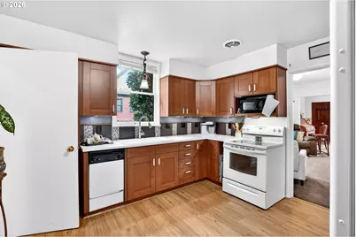 2820 NE Oregon St, Portland, OR 97232 - Photo 11