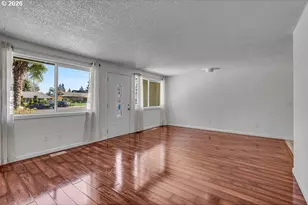 180 Woodcrest Ct, Woodburn, OR 97071 - Photo 5