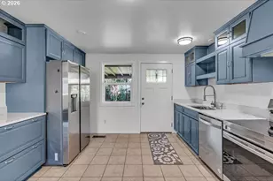 180 Woodcrest Ct, Woodburn, OR 97071 - Photo 9