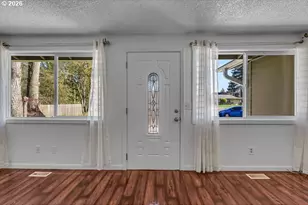 180 Woodcrest Ct, Woodburn, OR 97071 - Photo 3