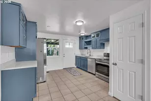 180 Woodcrest Ct, Woodburn, OR 97071 - Photo 7