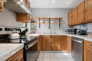 11470 SW 12th St, Beaverton, OR 97005 - Photo 13