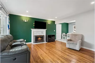 11470 SW 12th St, Beaverton, OR 97005 - Photo 5