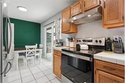 11470 SW 12th St, Beaverton, OR 97005 - Photo 15