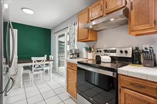 11470 SW 12th St, Beaverton, OR 97005 - Photo 15