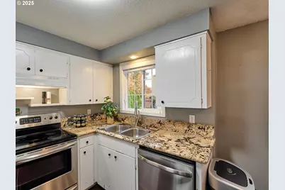 4570 39th Ave, Salem, OR 97301 - Photo 13