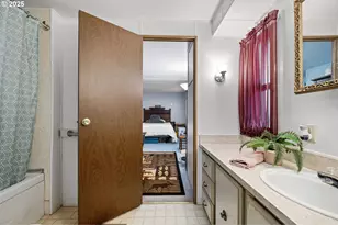 1225 W 10th Ave, Junction City, OR 97448 - Photo 27