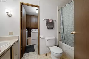 1225 W 10th Ave, Junction City, OR 97448 - Photo 25