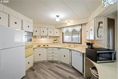 1225 W 10th Ave #50, Junction City, OR 97448 - Photo 11