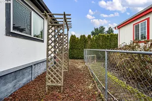 658 S 57th St, Springfield, OR 97478 - Photo 31