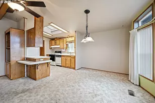 658 S 57th St, Springfield, OR 97478 - Photo 9