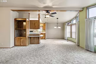 658 S 57th St, Springfield, OR 97478 - Photo 5