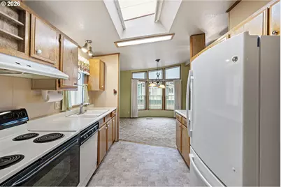 658 S 57th St #81, Springfield, OR 97478 - Photo 13