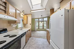 658 S 57th St, Springfield, OR 97478 - Photo 13