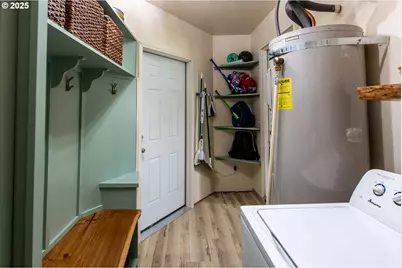 4364 Fox Hollow Rd, Eugene, OR 97405 - Photo 25