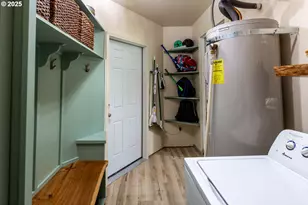 4364 Fox Hollow Rd, Eugene, OR 97405 - Photo 25