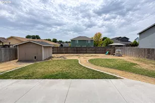 1396 NE Gladys Dr, Hermiston, OR 97838 - Photo 9