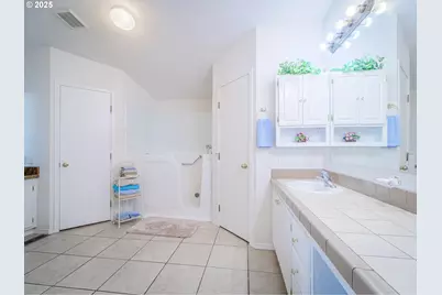 1808 NE 61st Cir, Vancouver, WA 98665 - Photo 15