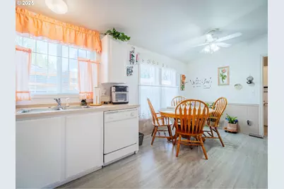 1808 NE 61st Cir, Vancouver, WA 98665 - Photo 11