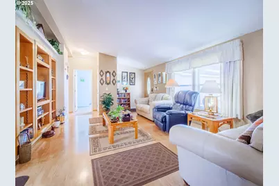 1808 NE 61st Cir, Vancouver, WA 98665 - Photo 3