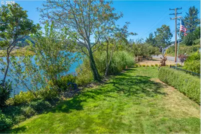 1144 Winchester Ave, Winchester Bay, OR 97467 - Photo 9