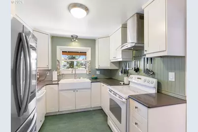 4555 NE 119th Ave, Portland, OR 97220 - Photo 7