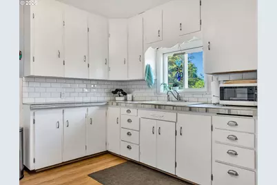 84 SE 10th Pl, Warrenton, OR 97146 - Photo 25