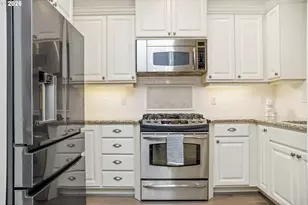 669 SW Trillium Creek Ter, Portland, OR 97225 - Photo 7