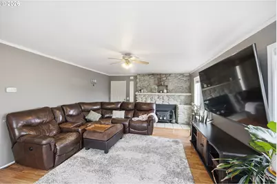 611 Fairchild St, Canyonville, OR 97417 - Photo 3