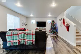 4685 Glacier Meadows Loop, Springfield, OR 97478 - Photo 3