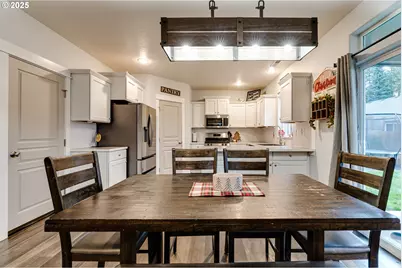 4685 Glacier Meadows Loop, Springfield, OR 97478 - Photo 5