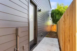 9227 N Seneca St, Portland, OR 97213 - Photo 13