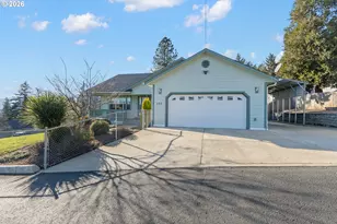 530 Tanglewood St, Sutherlin, OR 97479 - Photo 1