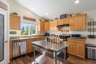 530 Tanglewood St, Sutherlin, OR 97479 - Photo 17