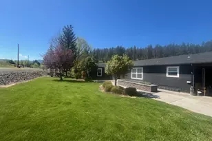 506 S Holmes St, Wallowa, OR 97885 - Photo 3