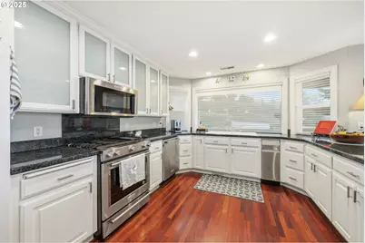 8212 NW Fruit Valley Rd #A, Vancouver, WA 98665 - Photo 13